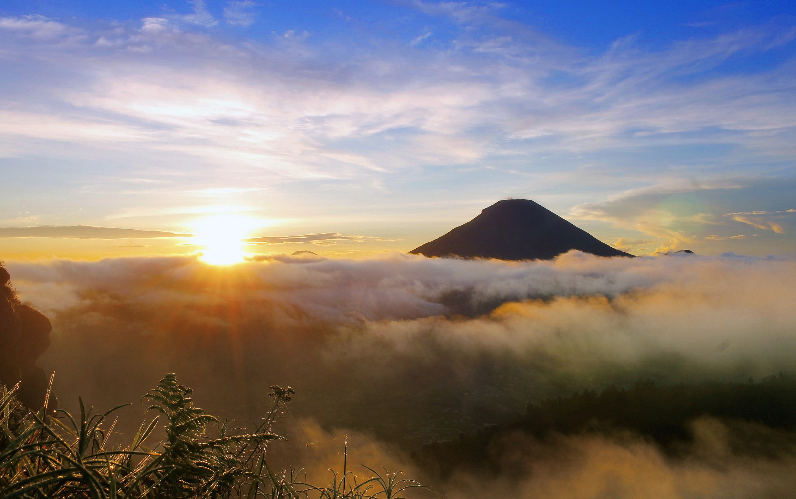 Bukit Sikunir: Jelajahi Pesona Alam dan Aktivitas Seru di Dieng